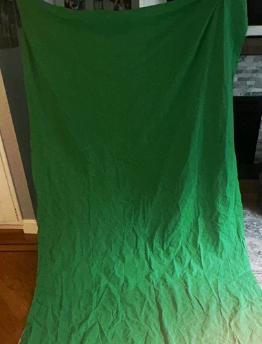 Plain green photo studio - green,